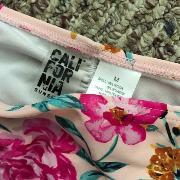 California swim bottoms juniors medium - Picture 2 of 2